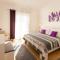 Villa Leonore in Omis with 4 en-suite bedrooms, heated pool, PS5, completely fenced yard & just 3 min walk from sandy beach - Omiš