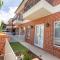 4 Bedroom Inner City Townhouse - SLEEPS 9 !!