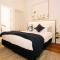 Anzac South Loft - 4 Bedrooms & 2 Free Car Parks
