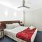 Broadbeach Travel Inn Apartments