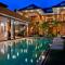 Eko Villa Seminyak - Tropical Villa, Walk to Beach