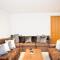 Modern 2 Bedroom Property with Balcony Foto: Modern 2 Bedroom Property with Balcony
