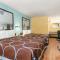 Super 8 by Wyndham Findlay