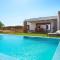 CRISTELIA SEAFRONT & POOL VILLA