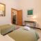 Elizabeth House - WelcomeToRhome