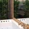 Central Business Apartments Jacuzzi
