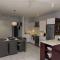 Beachfront & Pool serviced apartment with stunning view - closest to the beach than most hotel - Triolet