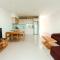 Foto: Enjoyable 2BR Apt, 3 min to public pool 53/60