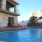 Foto: Torrecarrals Villa Sleeps 10 Pool WiFi 4/16