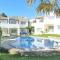 Foto: Senhora da Luz Villa Sleeps 6 Pool