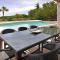 Foto: Olhos de Agua Villa Sleeps 8 Pool Air Con WiFi 20/23