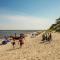 Ferienwohnung Möwe mit Balkon, ein Strandkorb im Sommer und 2 Fahrräder