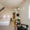 Porto Fira Suites
