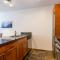 Glaciers Lodge by Outpost Whistler