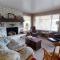 Hideout Ft Abajo 2 BR Cabin, Stunning Views, Secluded!