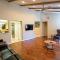 350k Home, 5 BDR, Up to 16 guest, Middle of Town - Templar