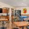 Super 8 by Wyndham Waco University Area - واكو
