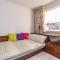 Foto: Colorful Two Bedroom Apartment next to Serdika Center Sofia 22/32