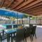 Foto: Beachfront - Fabulous and Funky Family Home 18/20