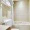 Hotel Des Arts photo 8