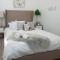 7 Bedroom - Sleeps 14! Next to Bourbon Street