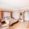 LAUR HOTELS Experience & Elegance