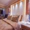 LAUR HOTELS Experience & Elegance