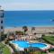 Personal y coqueto en primerísima línea de playa, en la Costa del Sol. Puerto De La Duquesa