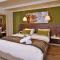 SOL Suite In The Village
