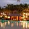 Palm Cove Paradise - Couples spa beach getaway