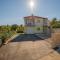 Lovely Home In Zmijavci With Wifi