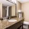 Comfort Inn & Suites Medicine Hat - Medicine Hat