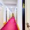 WHITE HOTEL & HOSTEL
