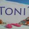 Tonis