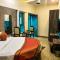 Dwivedi Hotels Sri Omkar Palace - Varanasi