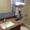 Super 8 by Wyndham New Castle
