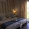 Wagon Wheel Country Lodge - Beaufort West
