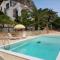 Villa del Golfo Urio with swimming pool shared by the two apartments