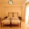 Lambrinos Suites