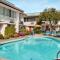 Days Inn by Wyndham Victoria Airport Sidney