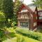 Hirschen Guesthouse - Village Hotel - Wildhaus