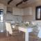 Luminous with pool and aircon