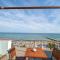 Blue sea front by Hello Homes Sitges