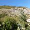 Le Rocher des Ducs, vue sur montagne avec parking voiture et motos - Le Glaizil