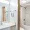 Super 8 by Wyndham Adel - Adel