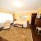 Leonard at Logan House - غراند رابيدز