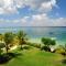 Cap Ouest Beachfront Luxury Penthouse & Apartment - Flic-en-Flac