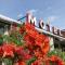 Pinecone Motel