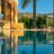 LuzBay Pool Apartments