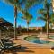 LuzBay Pool Apartments